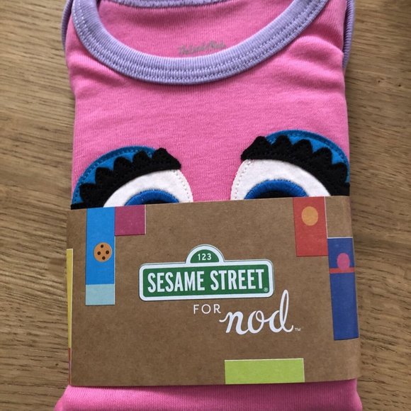 Land Of Nod  Sesame Street Abby Cadabby Romper - Picture 2 of 2